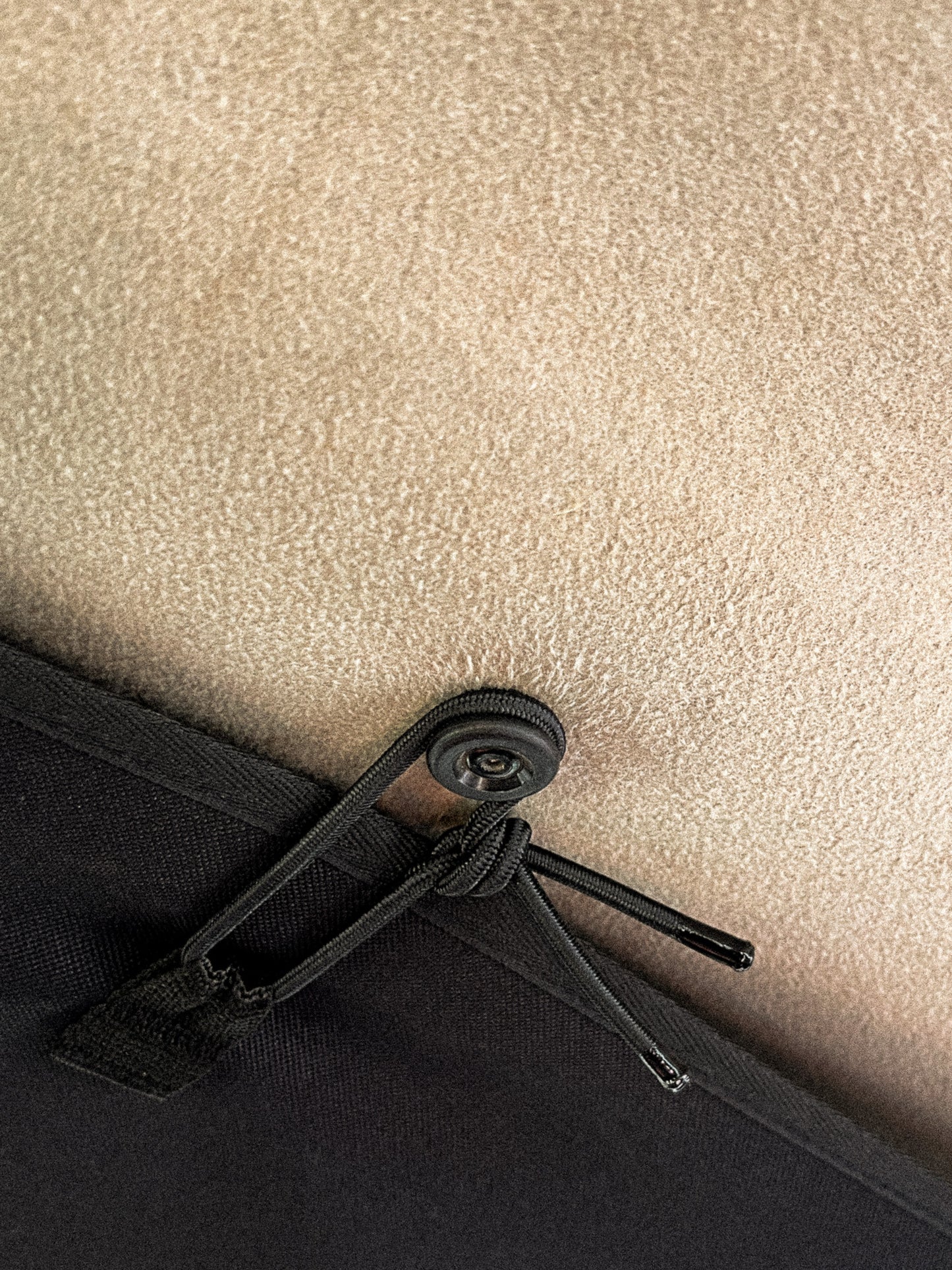 Cargo Hammock Jimny 3 detail of black tensioner
