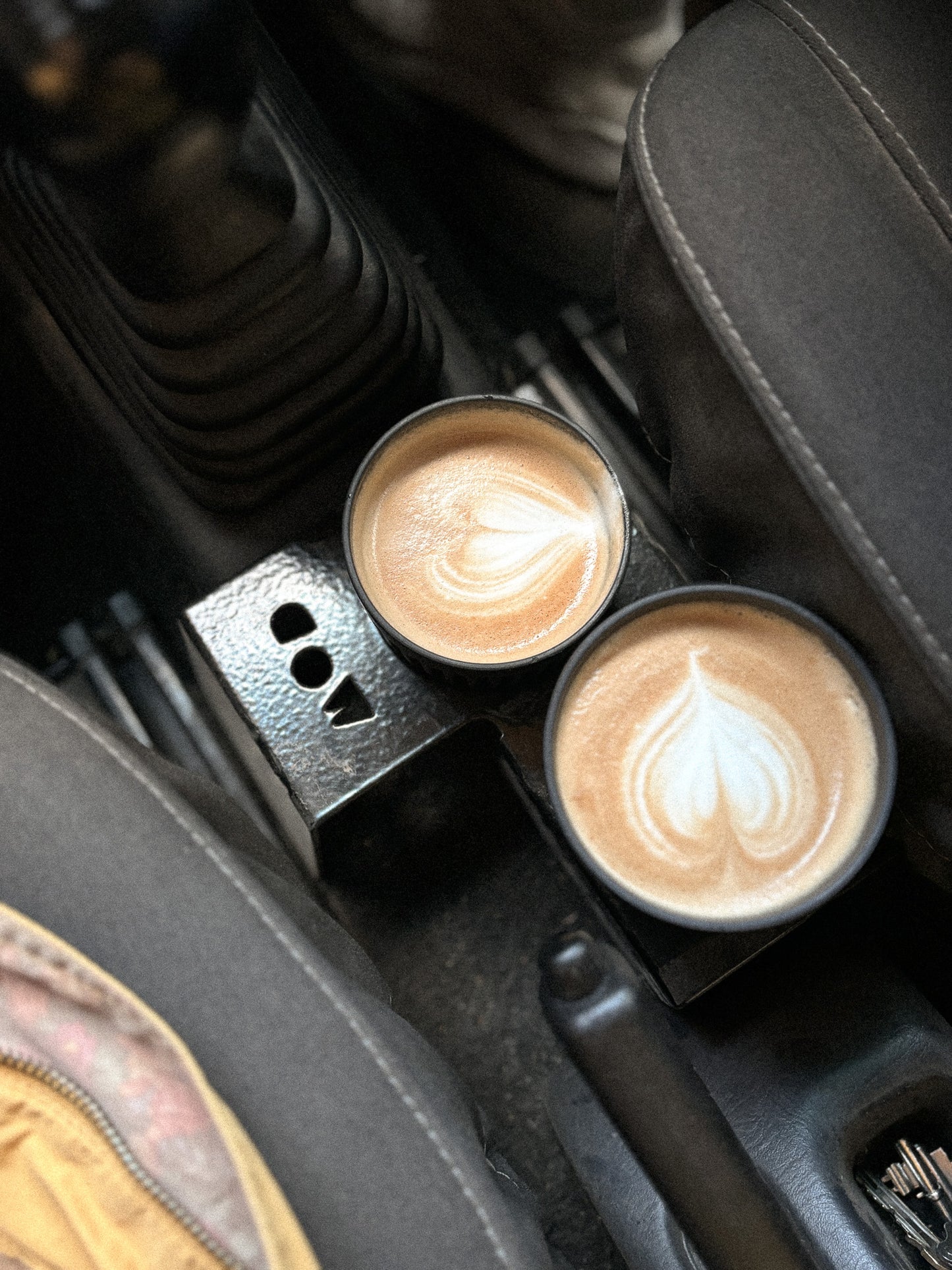 Two coffees in Cups Holder in Jimny 3