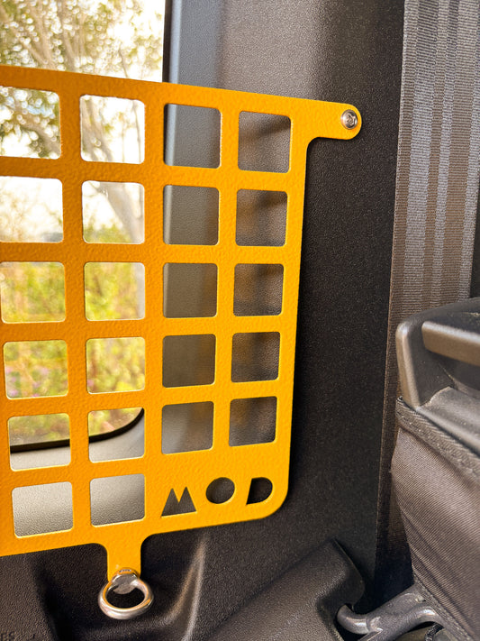 Half Molly Molle panel installed in Jimny XL 5-door rear window