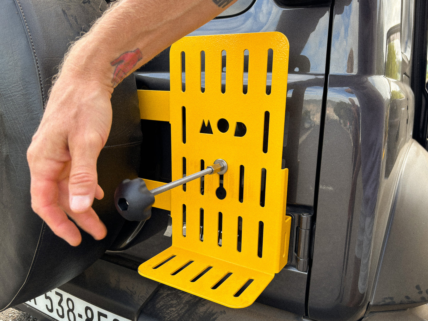 Rear Door Mount on Jimny 4 showing Lock System