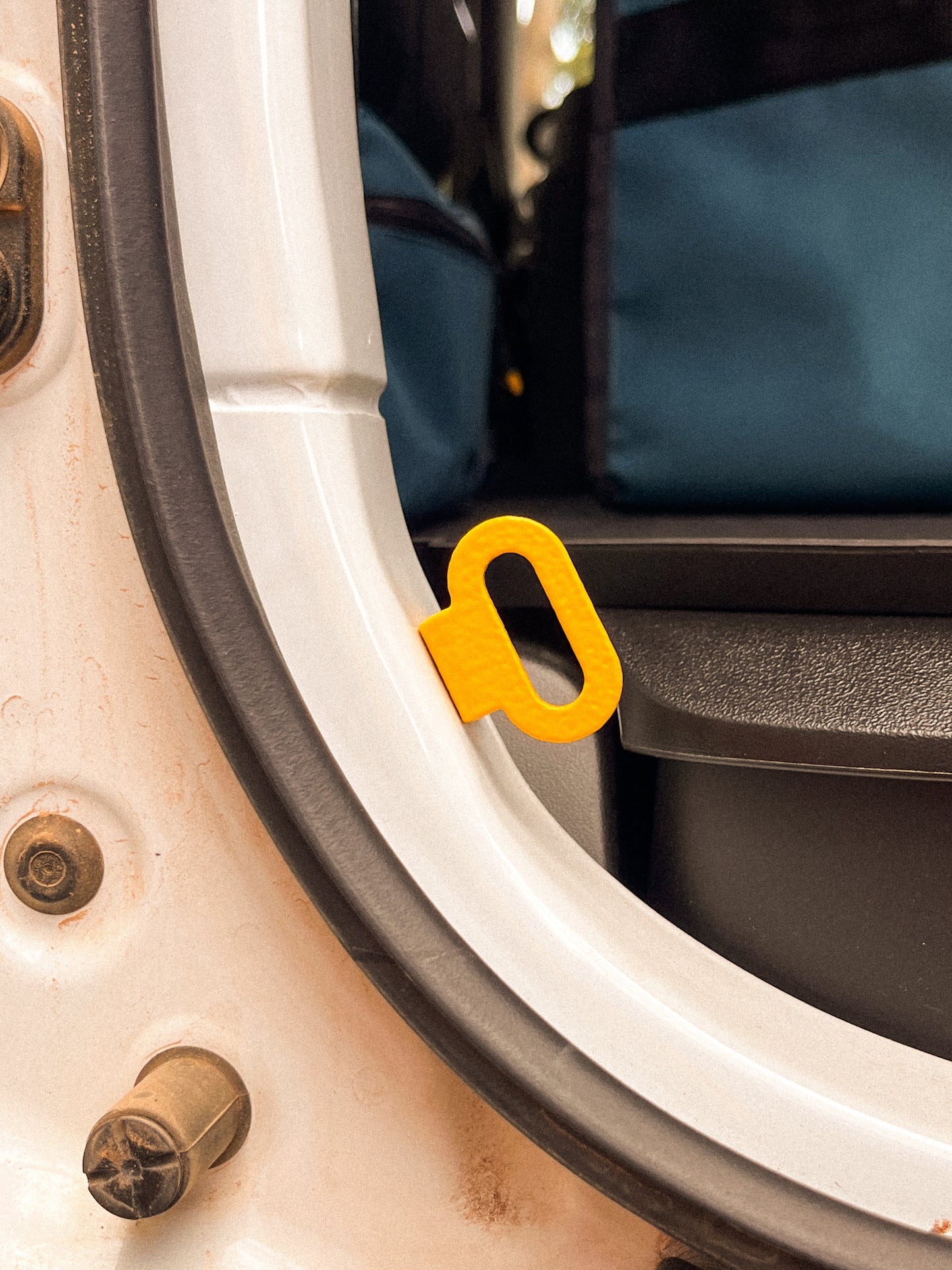 Showing lashing point in Jimny 4 rear door area