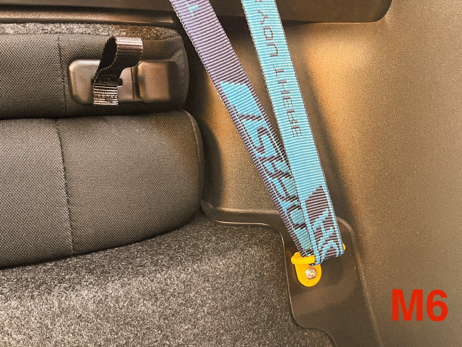 Lashing Point M6 as tie down for rear seats in Jimny 4