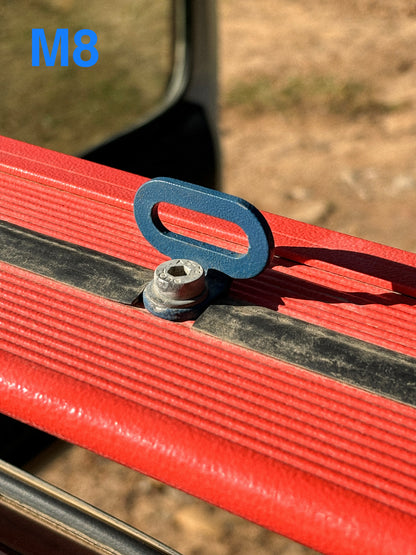 Blue lashing point on roof rack on Suzuki Jimny