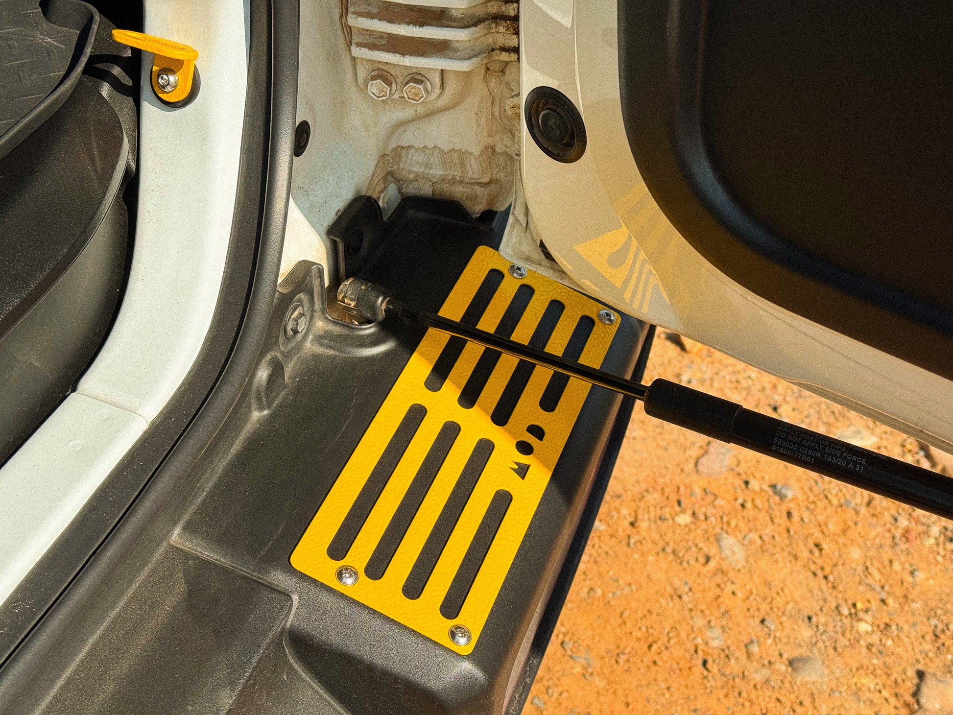 MOD Tread Plate installed on Jimny 4 rear bumper with back door open